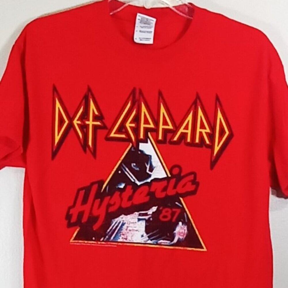 Def Leppard T-Shirt Size Medium Red Hysteria Tour 1987